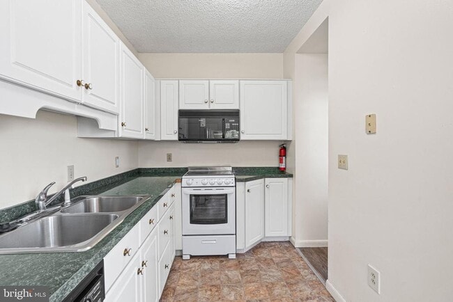 Building Photo - 3100 Kutztown Rd