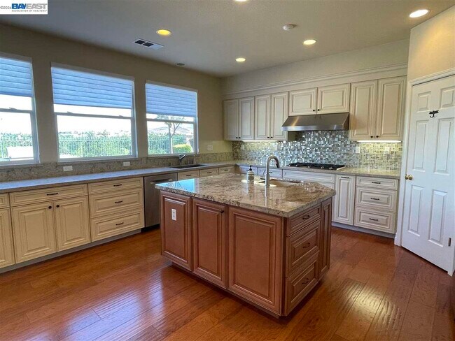 Building Photo - 9332 Mediar Dr