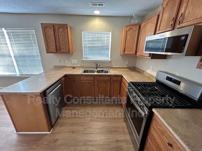 Building Photo - 600 Summerwalk Rd