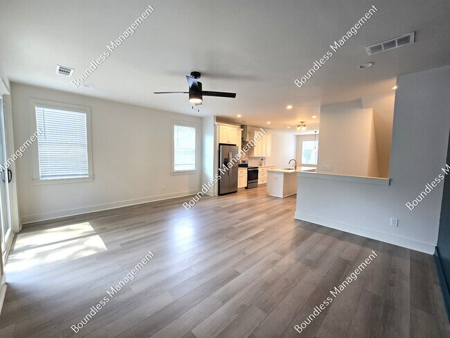 Building Photo - 340 Eugenia St SW