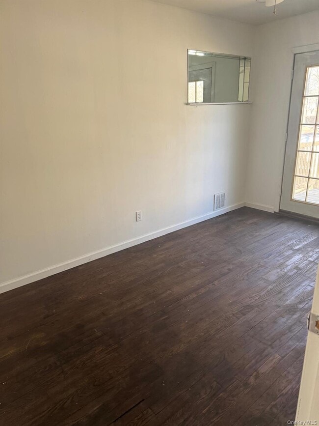 Building Photo - 383 Locust St