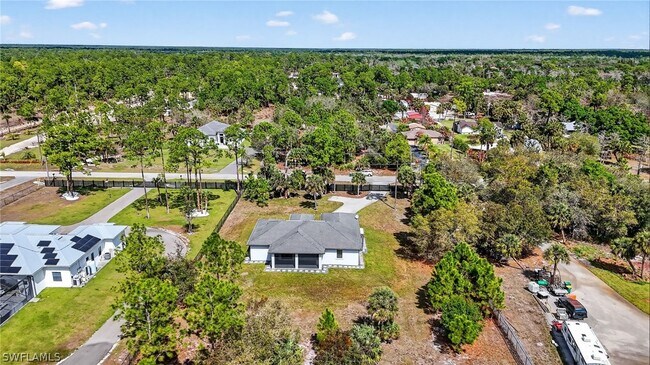 Building Photo - 2326 6th Ave SE