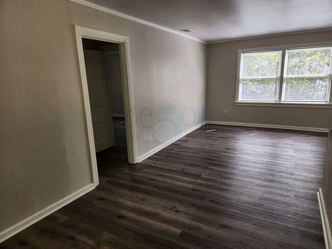 Building Photo - Riverdale Bungalo