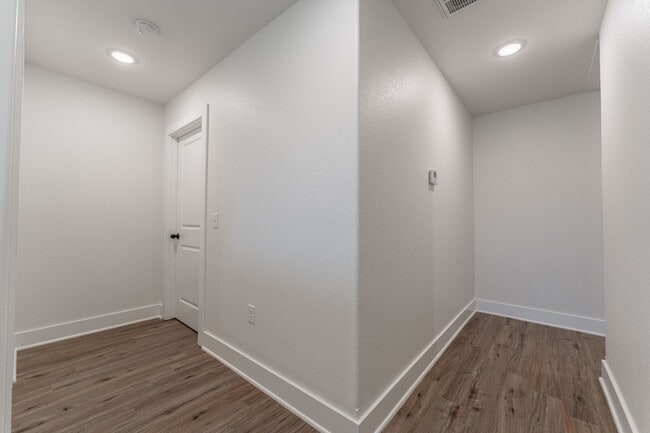 Building Photo - Beautiful Home on Two Acres