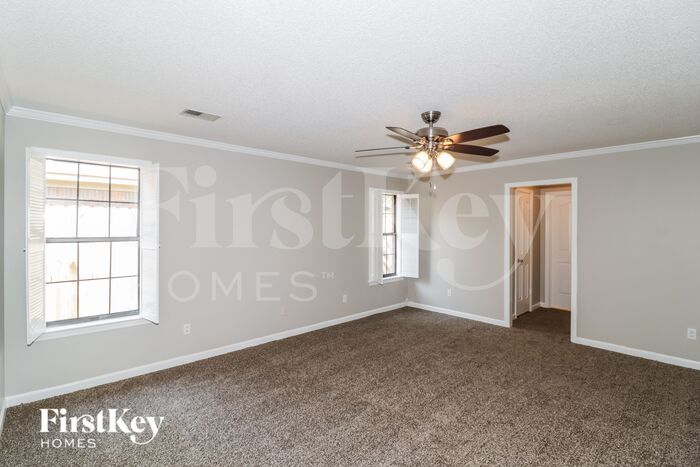 Building Photo - 8410 Walnut Tree Dr