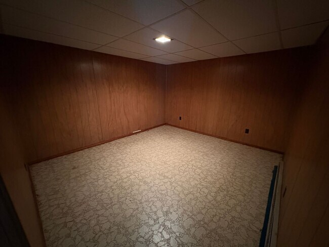 Building Photo - 145 Madison Cir