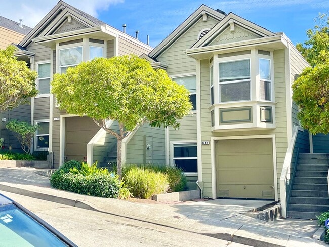 Building Photo - Spacious 3BR/2BA Potrero Hill Townhouse Ho...