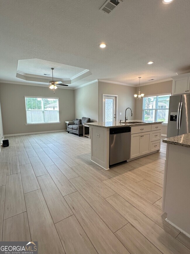 Building Photo - 328 Gary Cir