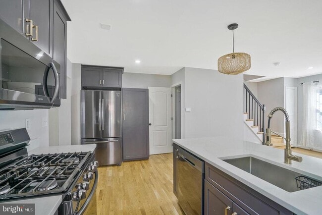 Building Photo - 5758 Biscayne Dr