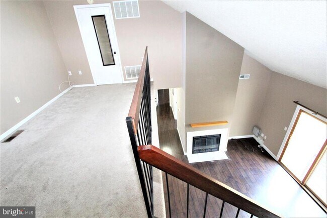 Building Photo - 604 Ravens Crest Dr