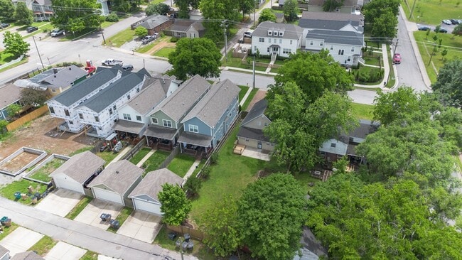 Building Photo - 4608 Indiana Ave