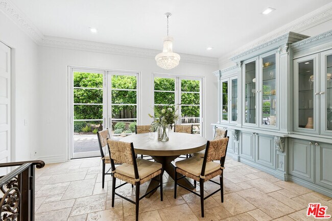 Building Photo - 407 Robert Ln