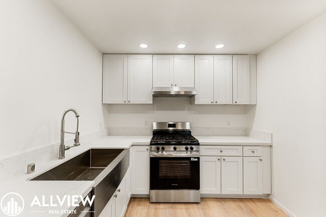 Building Photo - 16572 Sabot Ln