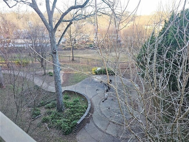 Building Photo - 870 Mayson Turner Rd NW