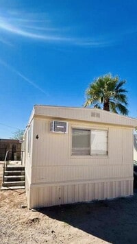 Building Photo - 450 W Thurber Rd