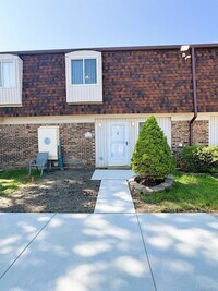 Building Photo - 15566 Dupage Blvd