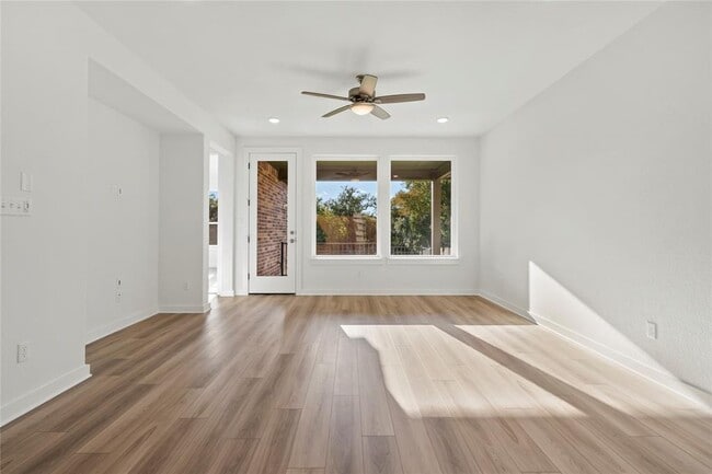 Building Photo - 2521 Dabster Dr