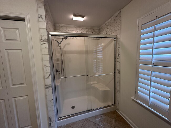 Building Photo - 4641 Due W Rd NW