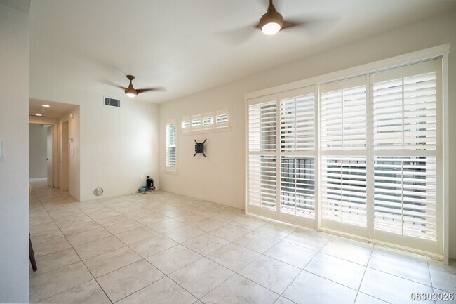Building Photo - $3,300 / 1BR • 1BA • 757 SF • First-Floor Ka Malanai Condo | Available Now! (Kailua)