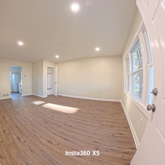 Building Photo - 6165 E Boston St