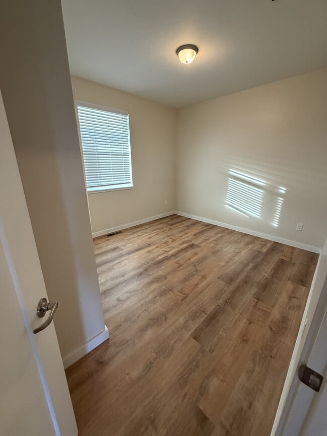 Building Photo - 4280 NE Alexander Way