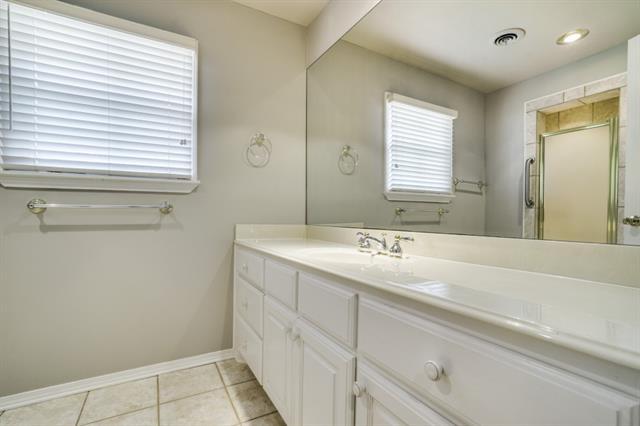 Building Photo - 2601 Highview Terrace