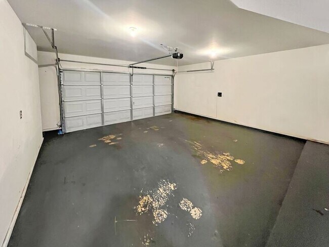 Building Photo - 507 Creek Point