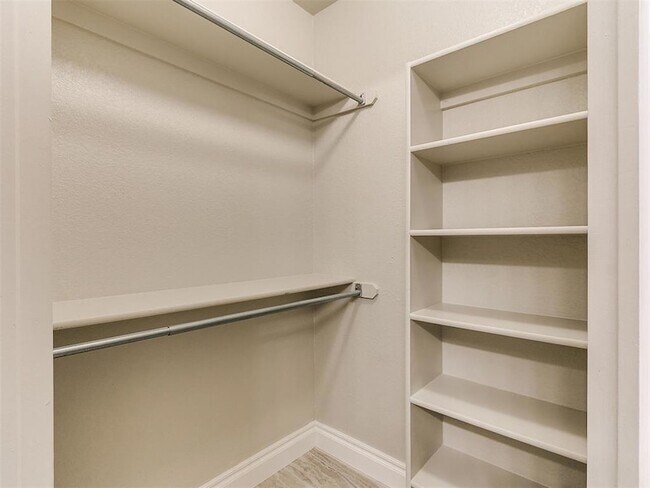 Building Photo - 1305 Melisa Dr