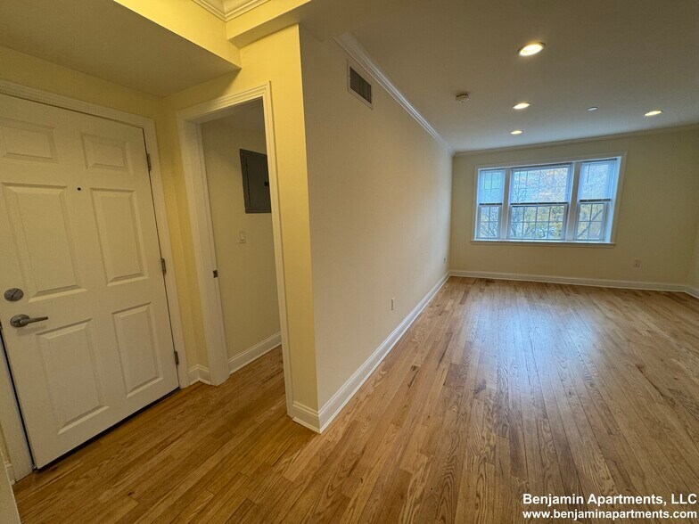 Building Photo - 20 Langdon St