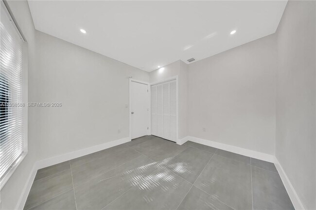 Building Photo - 807 NW 51st St