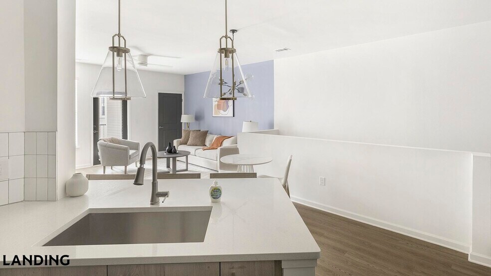 Building Photo - 560 Jack Clift Blvd