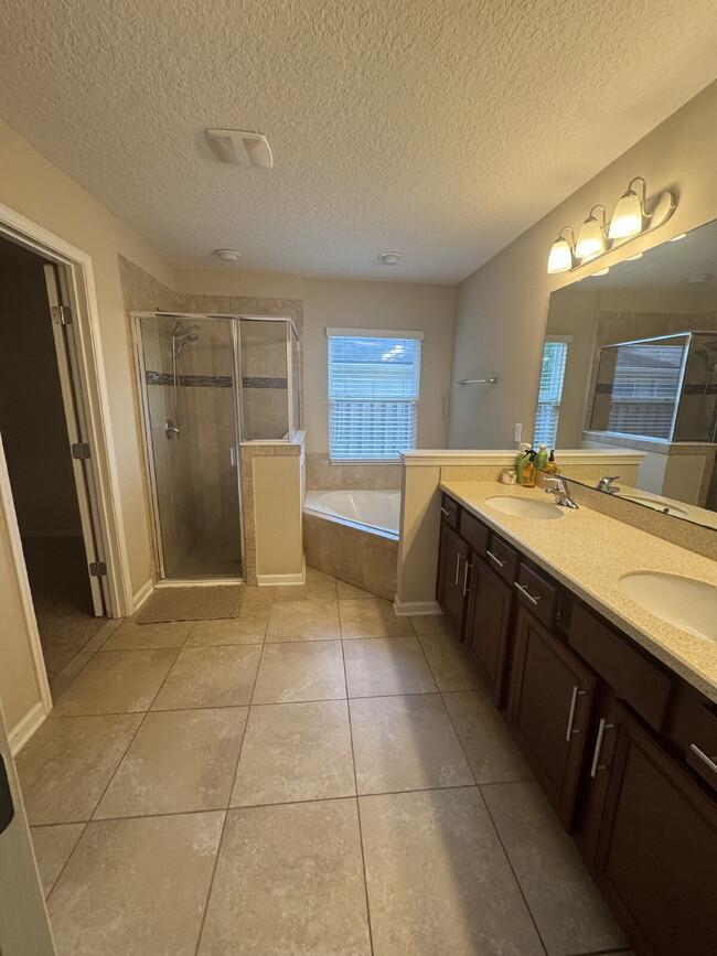 Building Photo - 4 Bedroom Home in Sandler Chase – Jacksonv...