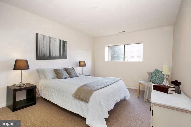 Building Photo - 7202 Rockland Hills Dr