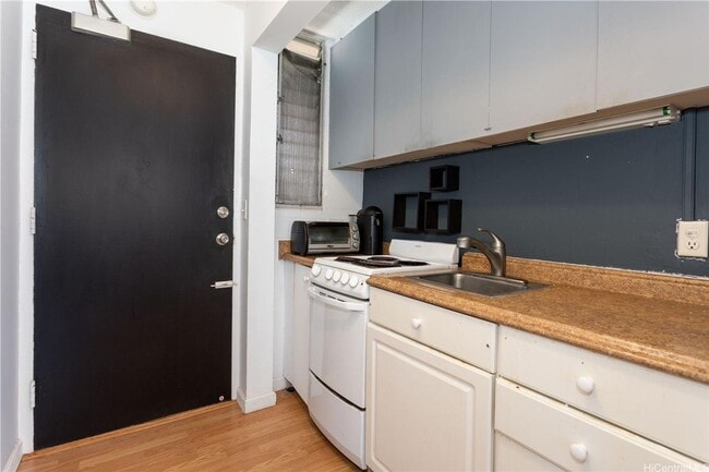 Building Photo - Studio 1 Bath in Hono Hale Towers! Water, ...
