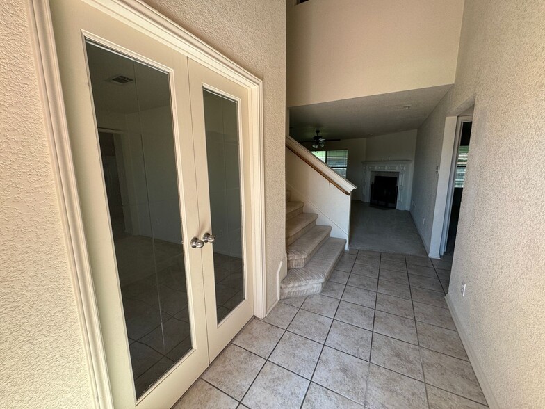 Building Photo - 3301 Bull Run Dr