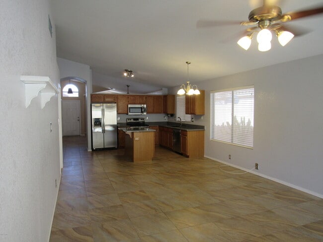 Building Photo - 853 E Constitution Dr