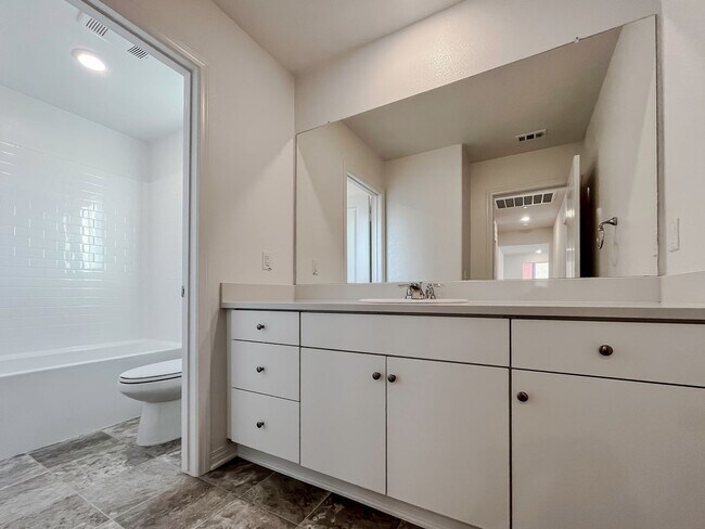 Building Photo - NEWER CONSTRUCTION ~SOLAR~ 3 BED 3 BATH BE...