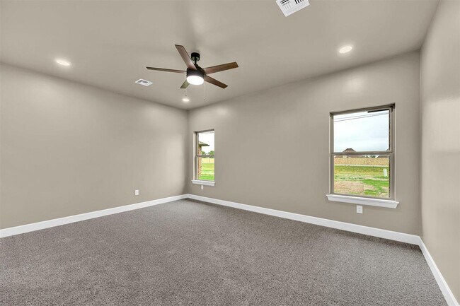 Building Photo - 2608 SW 68th St