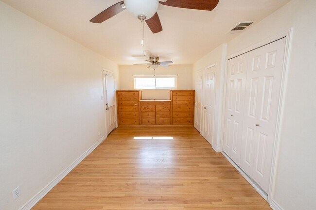 Building Photo - 3BR/2BA home with bonus room & additional ...