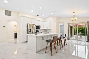 Building Photo - 4498 Dogwood Cir