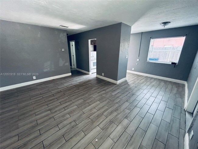 Building Photo - 3070 NW 12th Ct