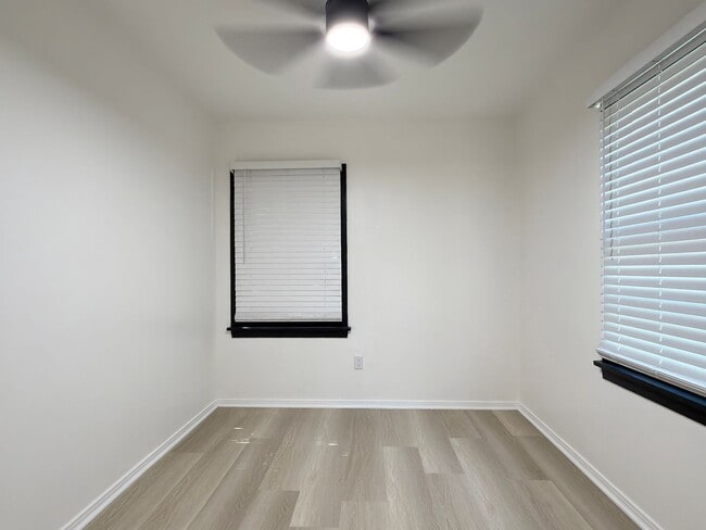 Building Photo - 4446 Linden Ave