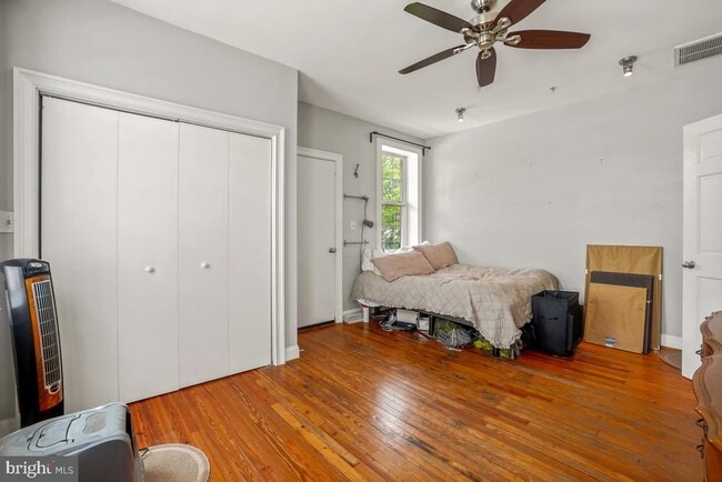 Building Photo - 1543 6th St NW