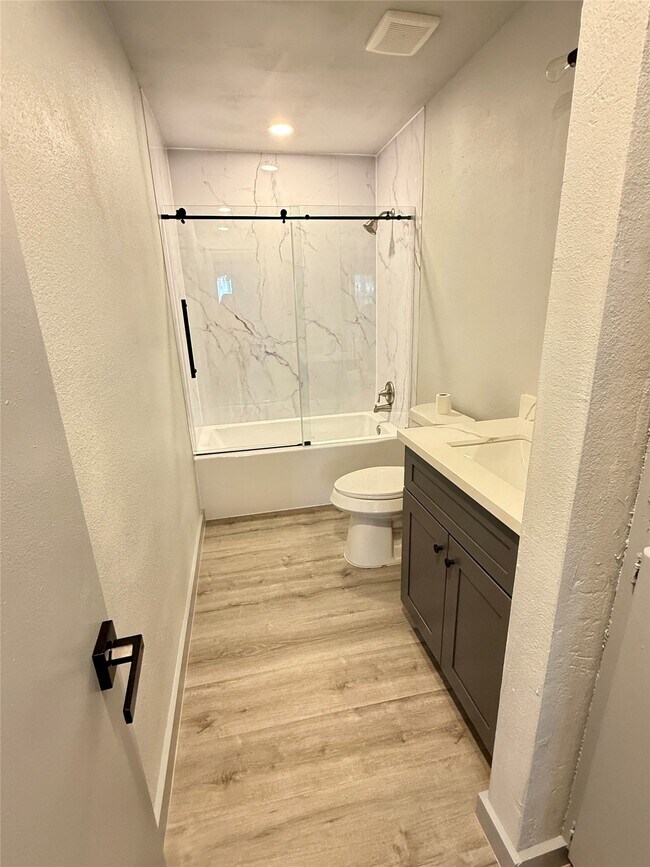 Building Photo - 210 N Mattson St