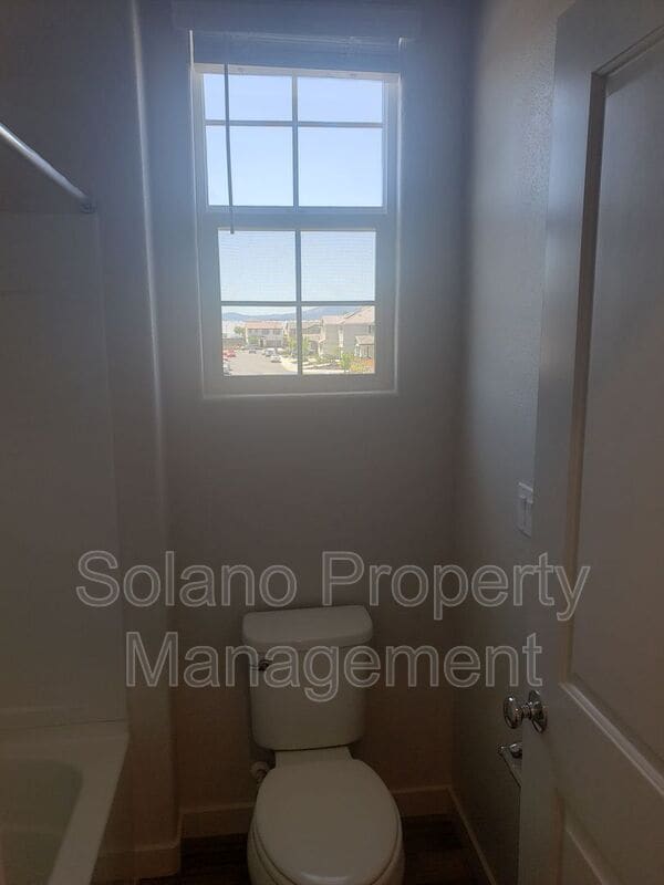 Building Photo - 2940 Sugar Pne St