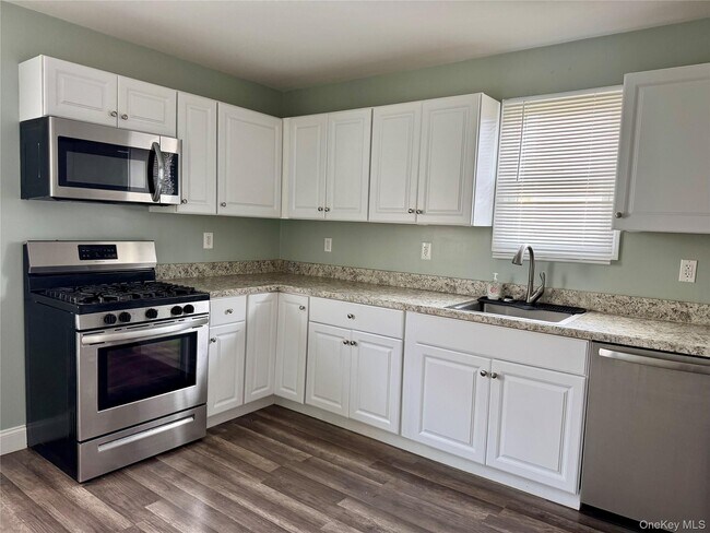 Building Photo - 2 Lafayette Dr