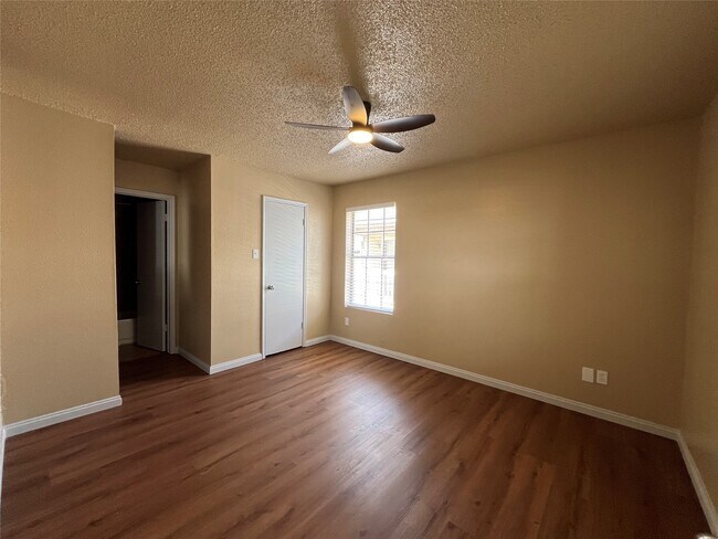 Building Photo - 2750 Holly Hall St