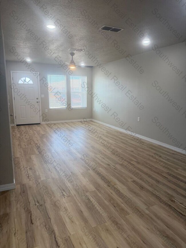 Building Photo - 1317 Mission Dr