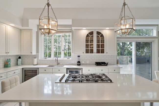 Building Photo - 321 Museum Village Rd