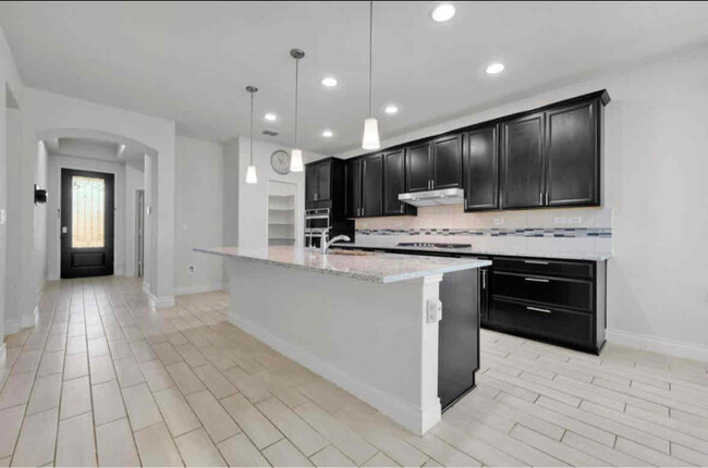 Building Photo - 27242 Volcano Dr